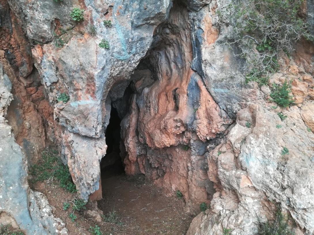 κρόνιο σπηλαιο