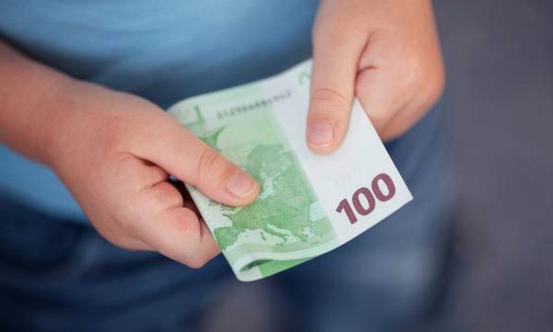 100 ευρώ