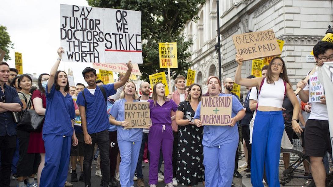 ειδικευομενοι γιατροι αγγλια