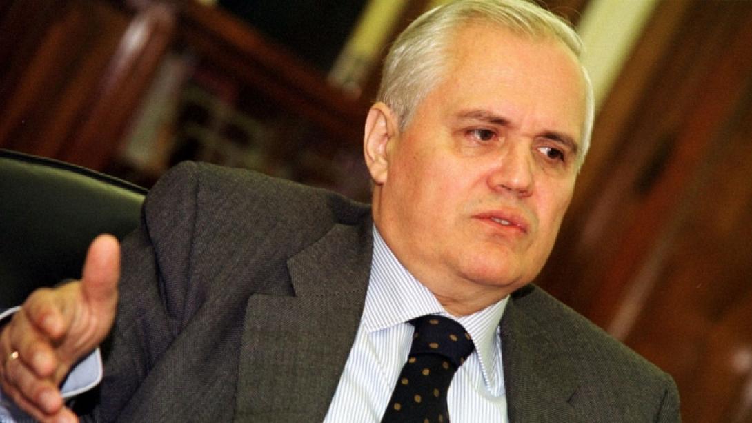 Μίλαν Μιλουτίνοβιτς 