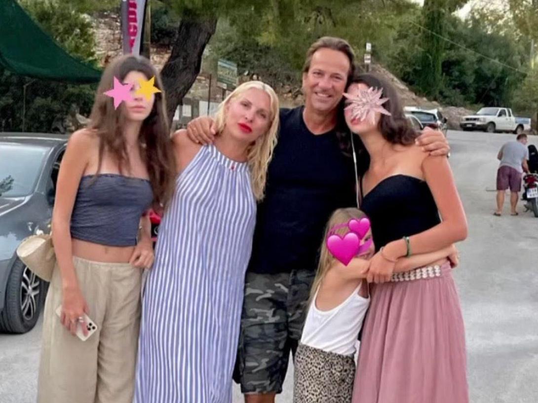 μενεγακη