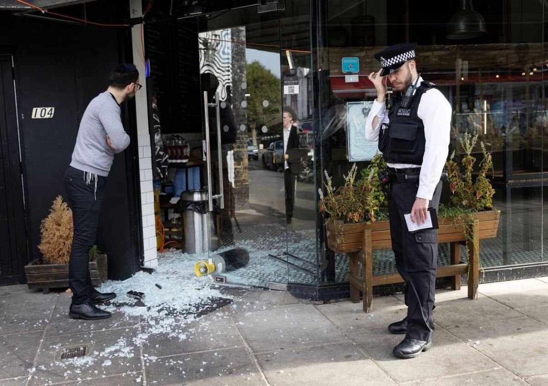 βανδαλισμος μαγαζιου εβραιων