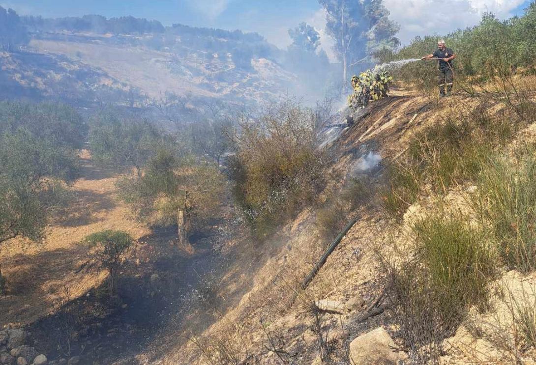 Ηράκλειο: Συναγερμός για φωτιά σε αγροτική περιοχή