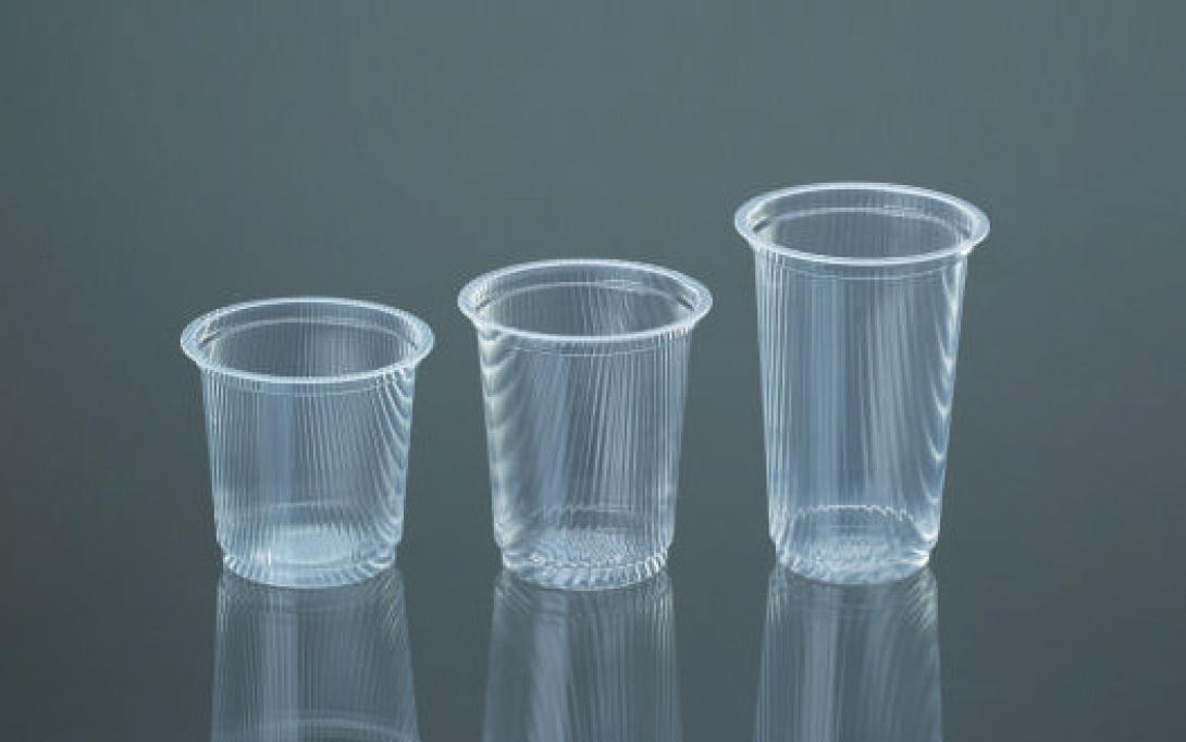 πλαστικό ποτήρι 