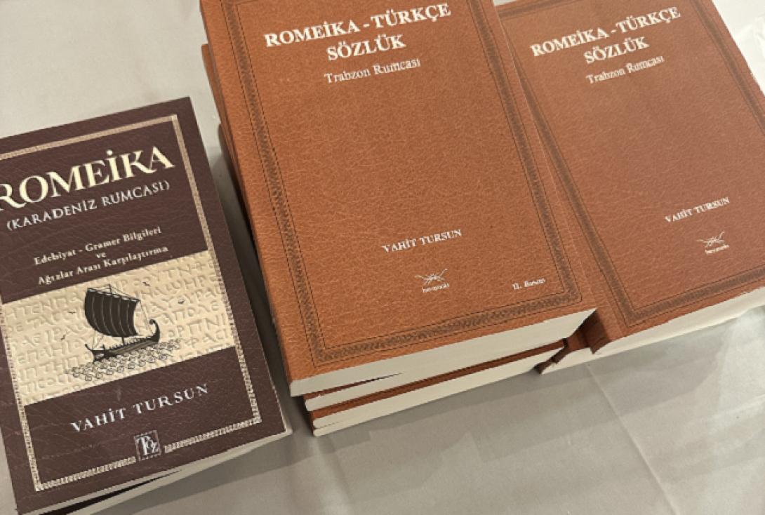 Βαχίτ Τουρσούν βιβλία