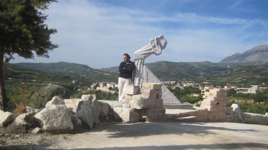 Μανολης Χαρκούτσης