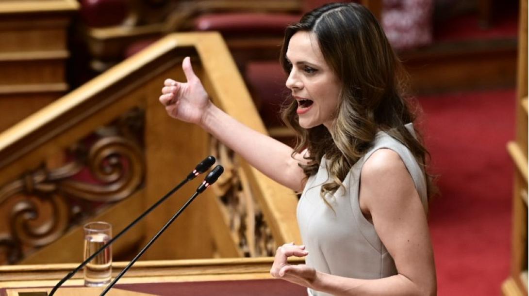 Έφη Αχτσιόγλου