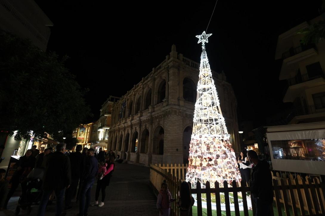 Χριστουγεννιάτικο Δέντρο - Λότζια