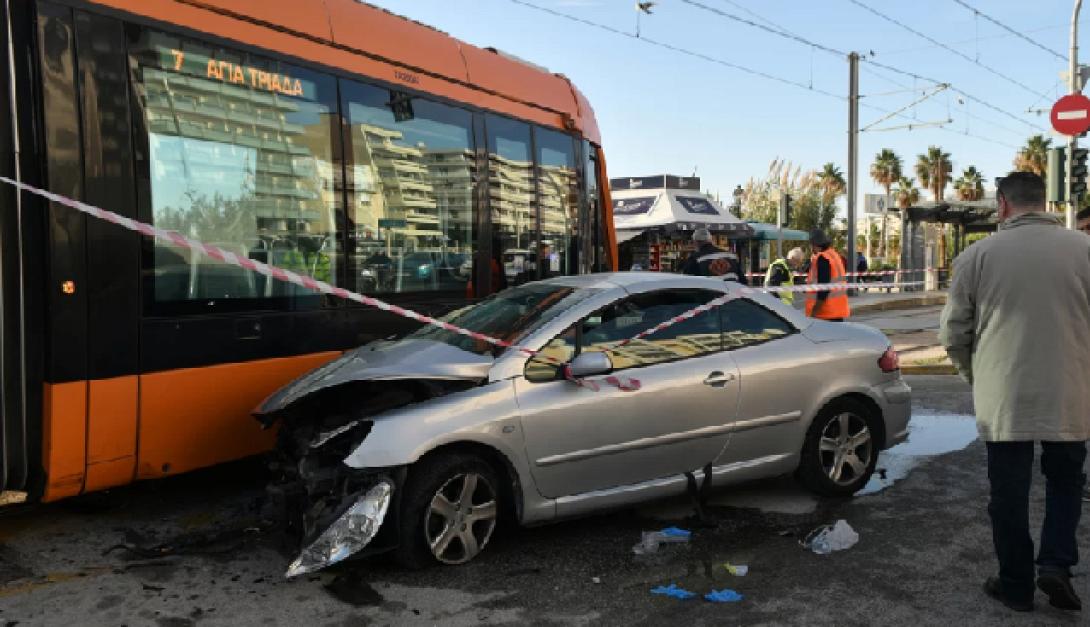 τροχαίο παλαιό φάληρο