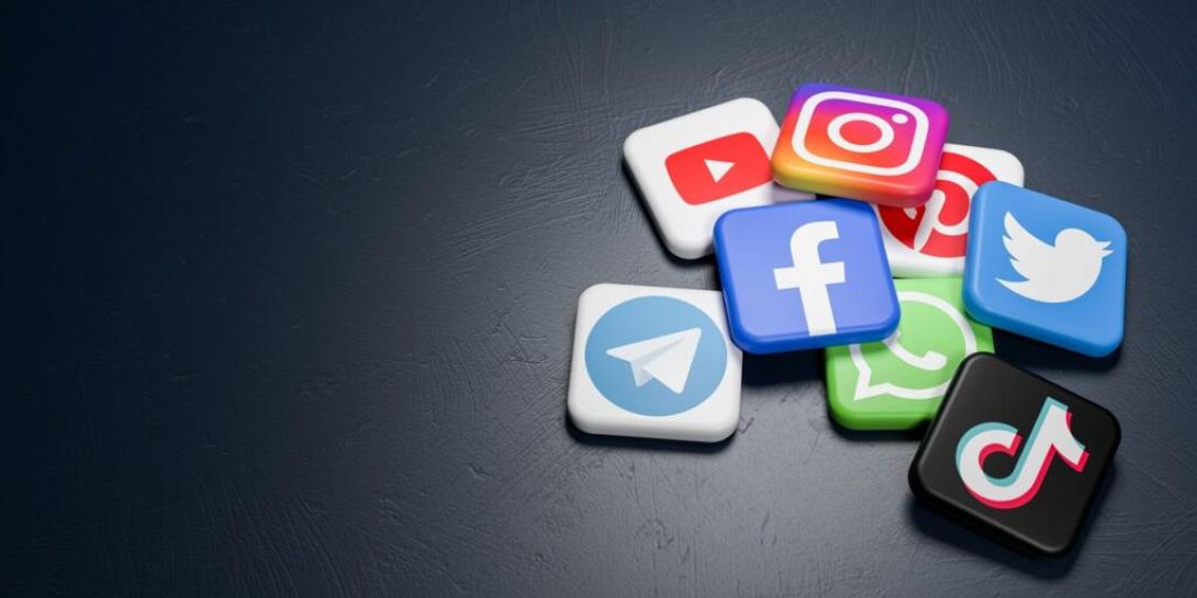 Social media 