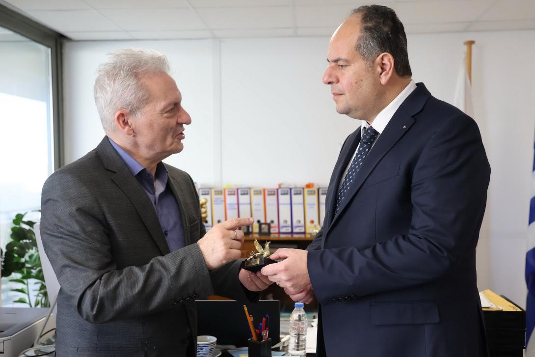 καλοκαιρινός - πρεσβης παλαιστινης