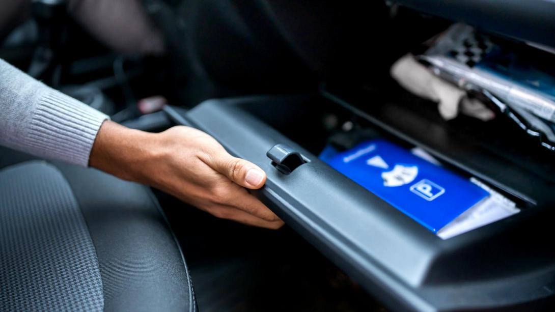 ντουλαπακι αυτοκινητου