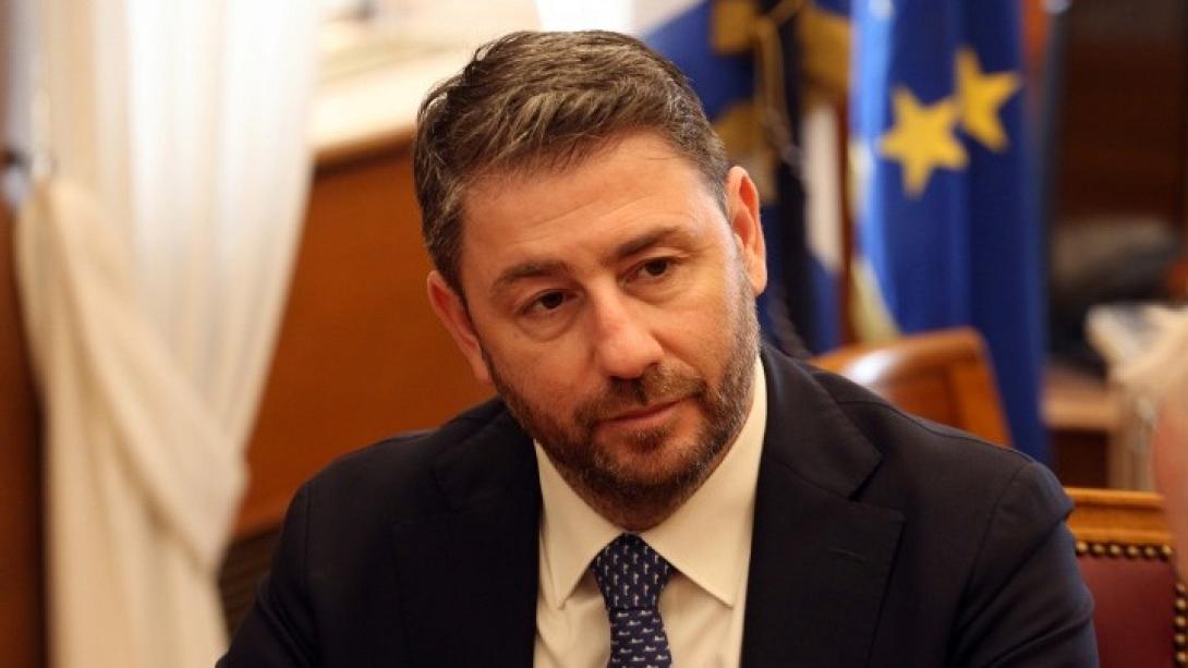 νικος ανδρουλακης