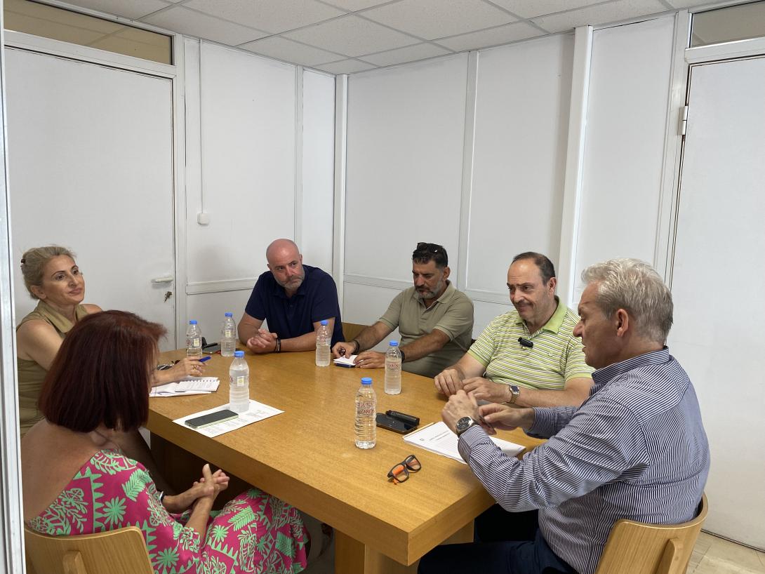 ΚΑΛΟΚΑΙΡΙΝΟΣ ME ΠΡΟΕΔΡΟΥΣ ΚΟΙΝΟΤΗΤΩΝ