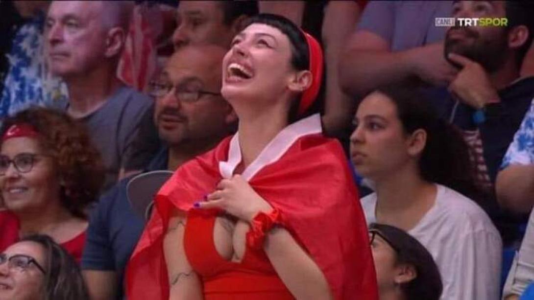 φίλαθλος 
