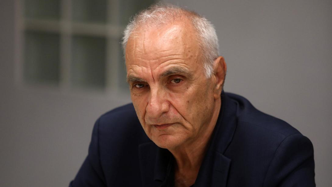 γιώργος βαρεμένος