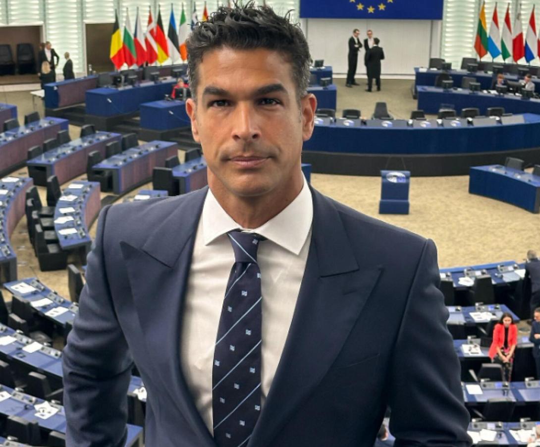 αναδιώτης