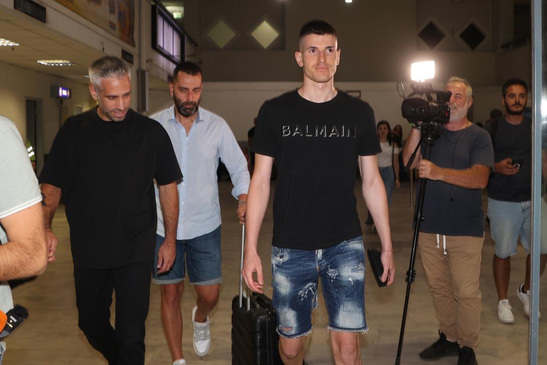 ναουμοφ