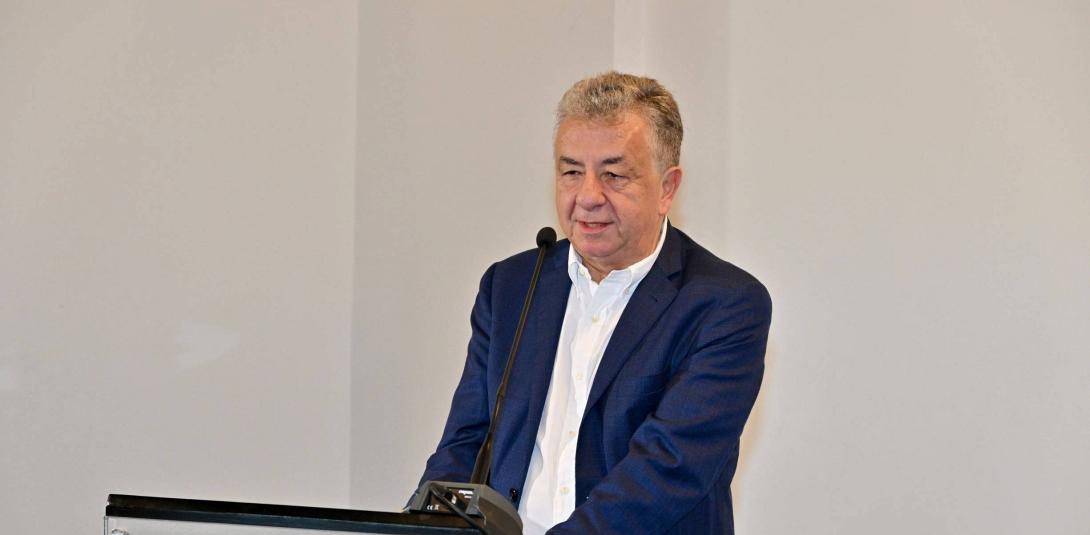 Σταύρος Αρναουτάκης 