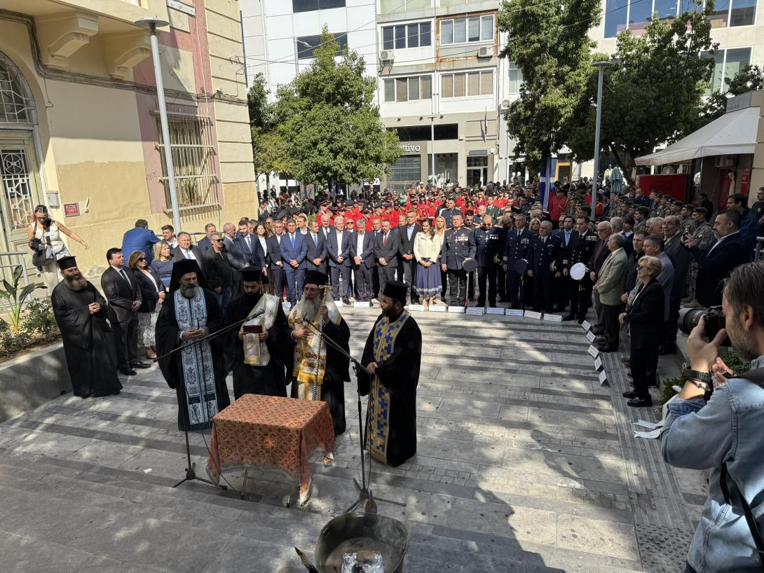 Χάρης Μαμουλάκης