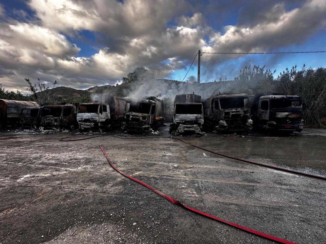 καμμενα απορριμματοφορα - δημος μαλεβιζιου