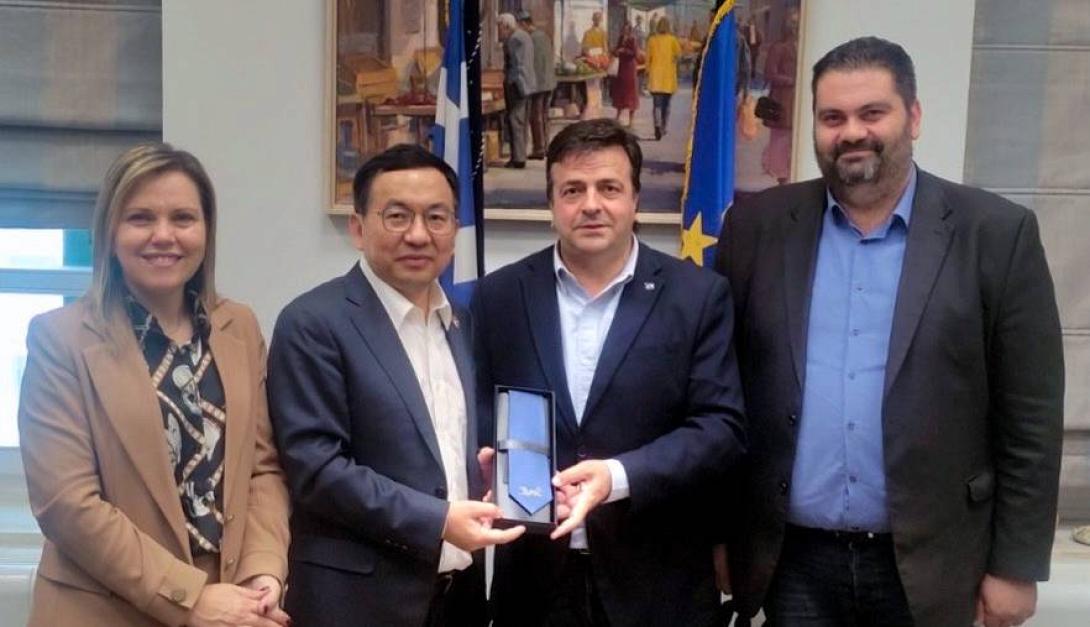 Κινέζος Πρέσβης 