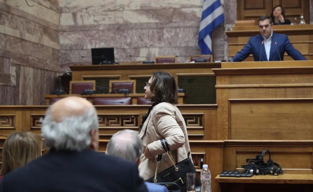 αδειλίνη αποχώρηση τσίπρας