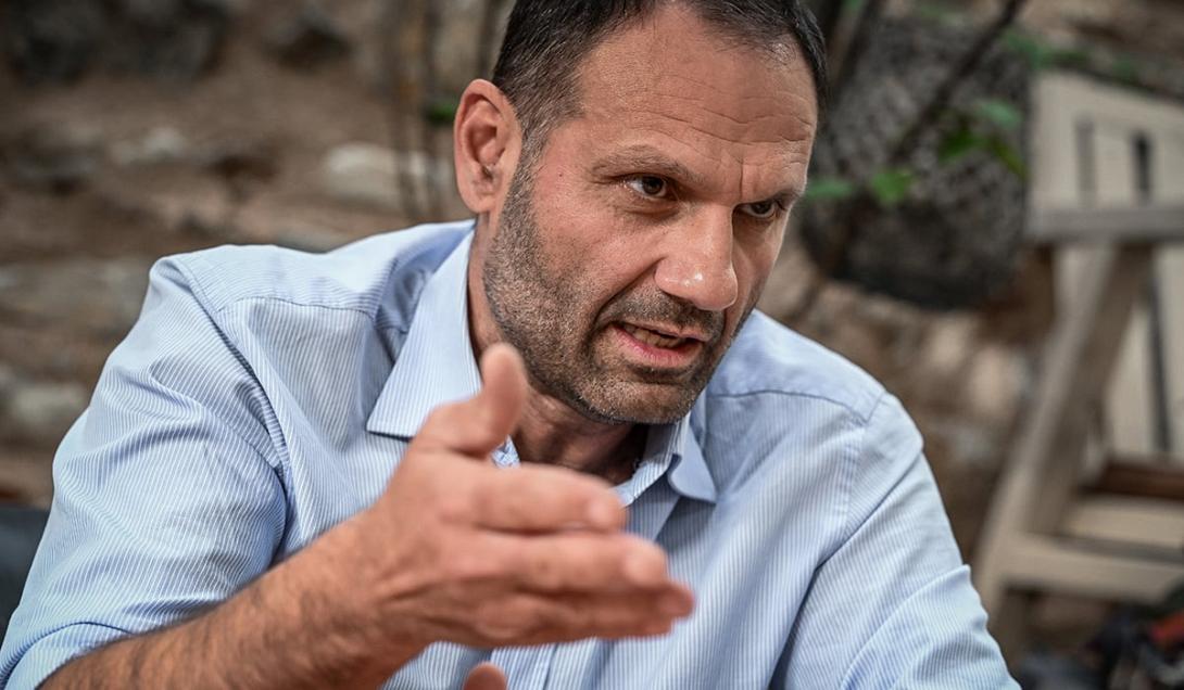 Καπνισάκης
