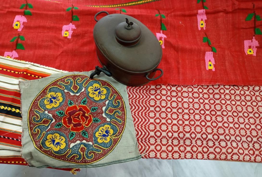 εκθεση υφαντων