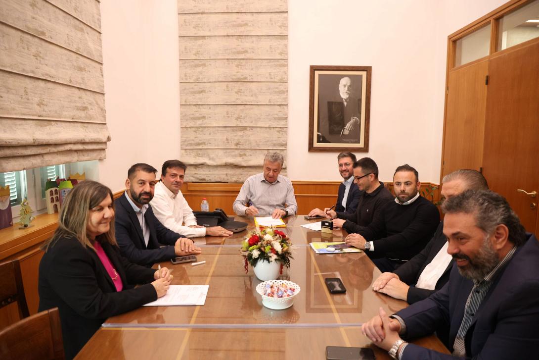 φυν