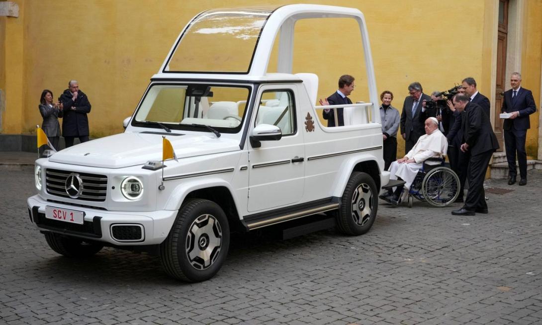 το νέο όχημα του πάπα