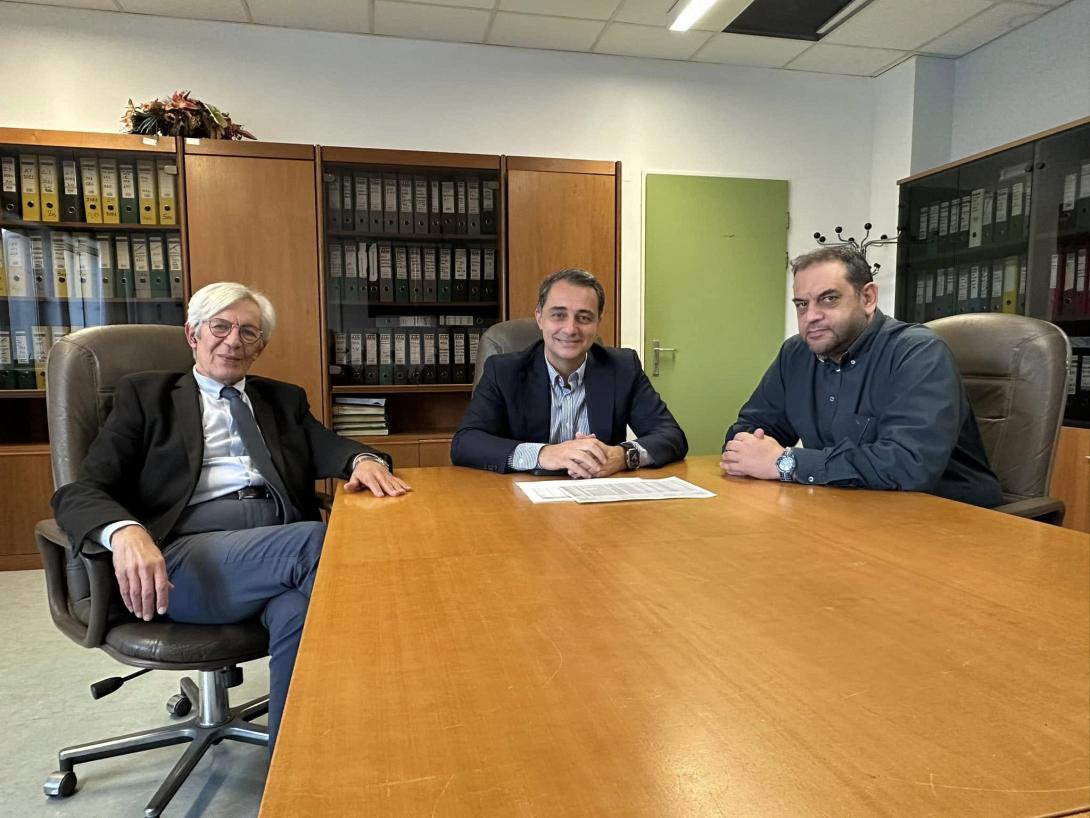 ΣΕΝΕΤΑΚΗΣ ΣΤΟ ΠΑΓΝΗ