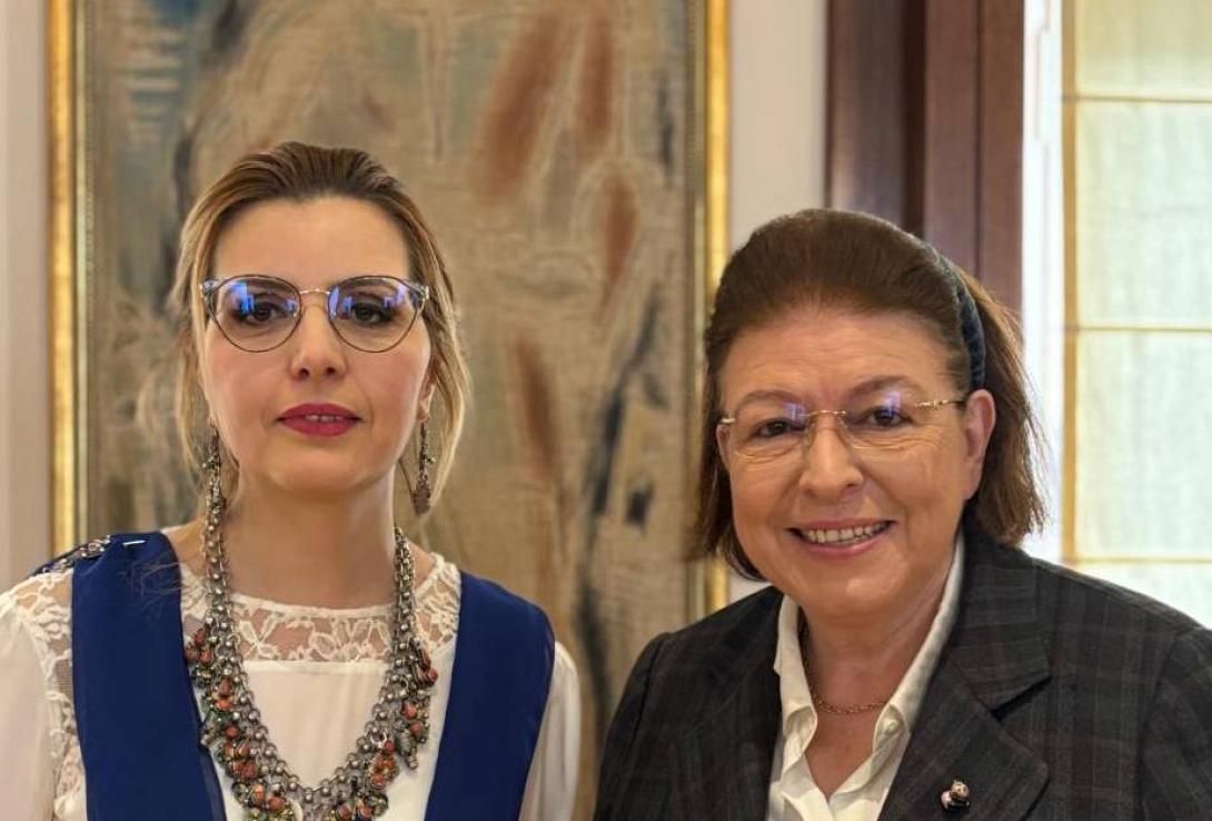 Λίνα Μενδώνη