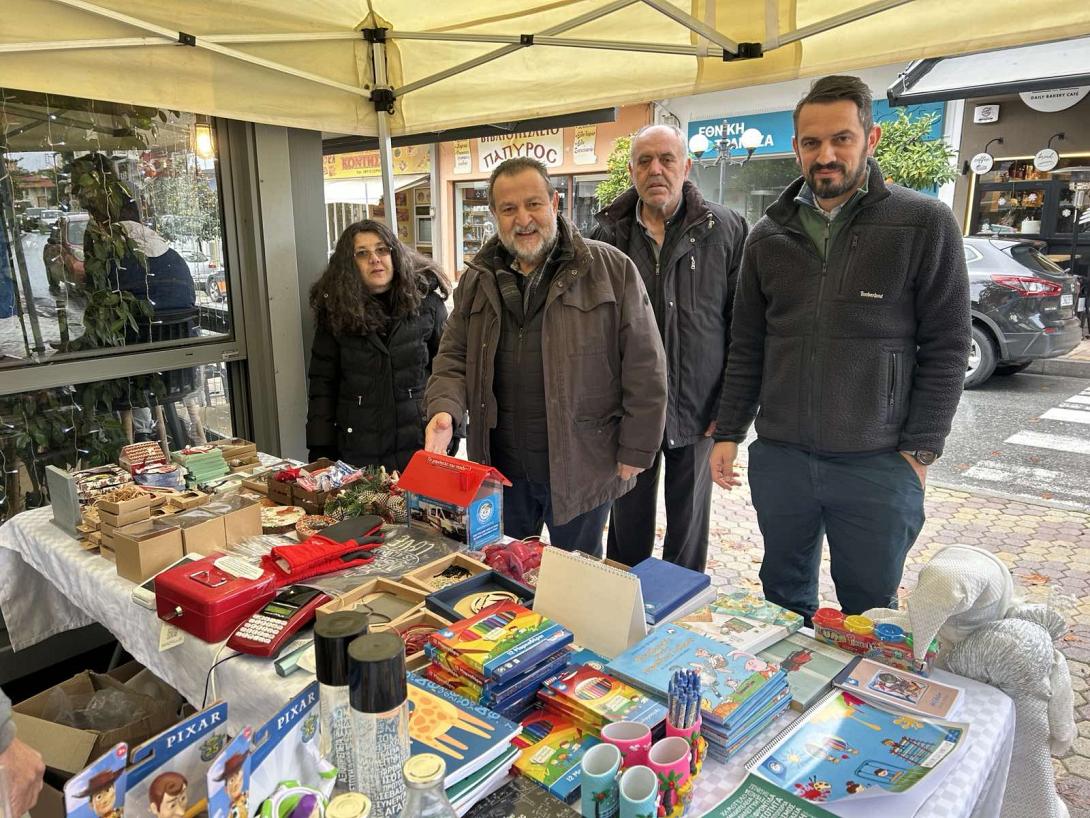  Χριστουγεννιάτικο Παζάρι από το «Χαμόγελο του Παιδιού» στο Αρκαλοχωρι