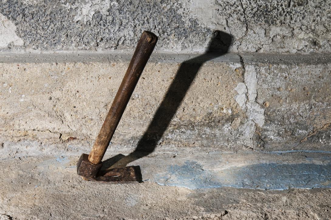 σκεπάρνι (φωτογραφία από create.vista.com)