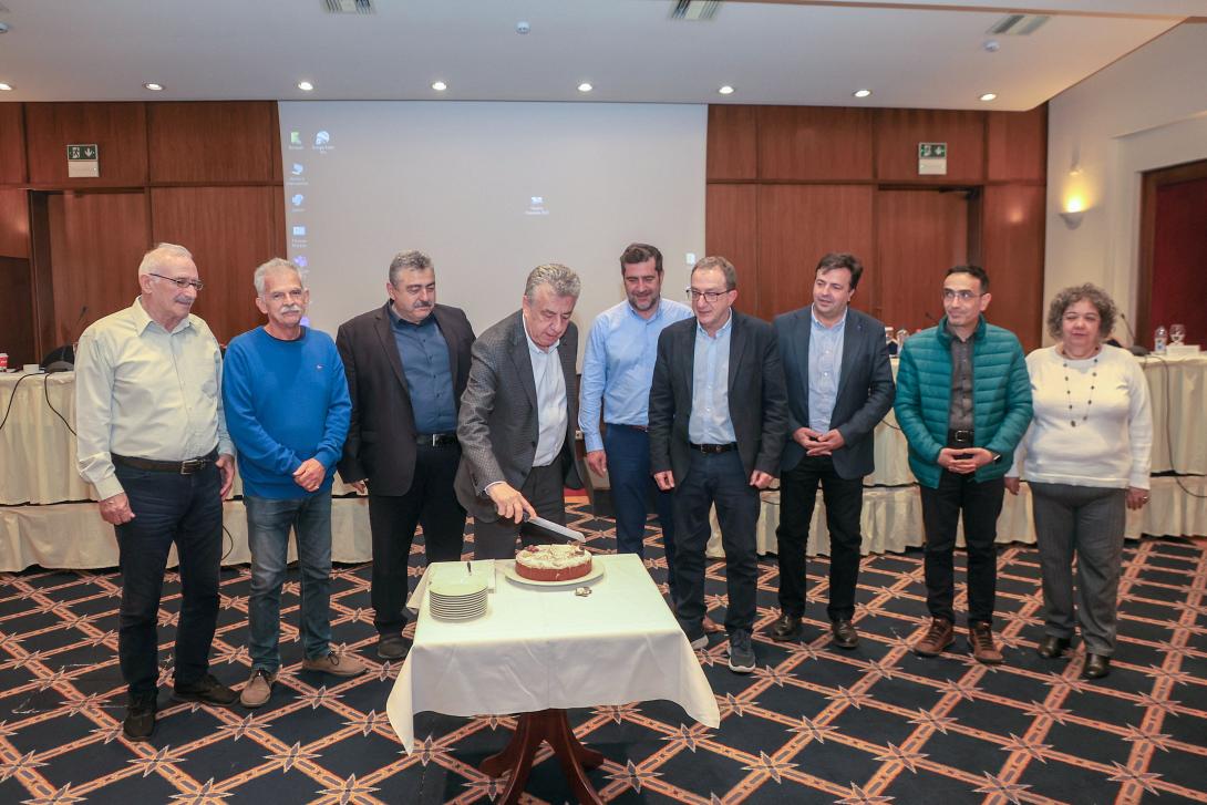 Ο Περιφερειάρχης έκοψε την βασιλόπιτα 