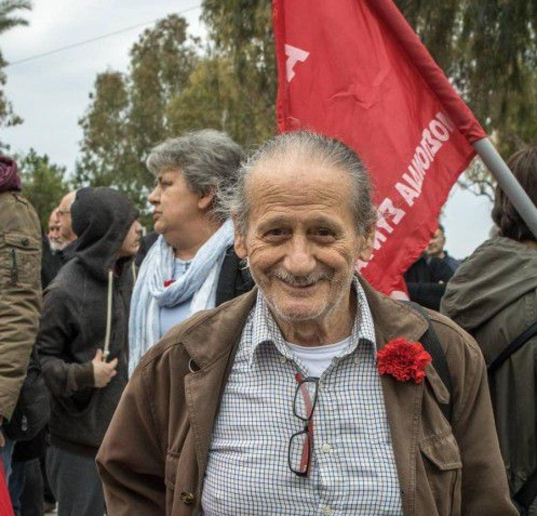 βαγγέλης καραπιδάκης