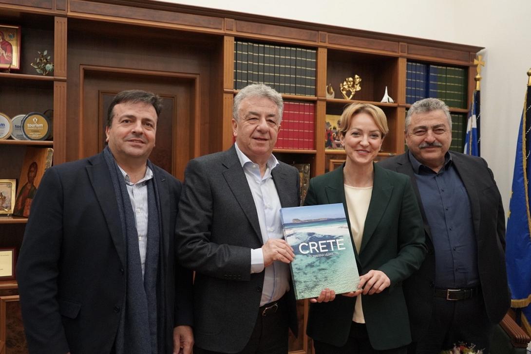 Σταύρος Αρναουτάκης 