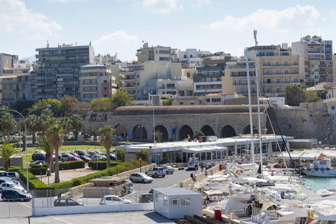 λιμάνι Ηρακλείου (φωτο από create.vista.com)