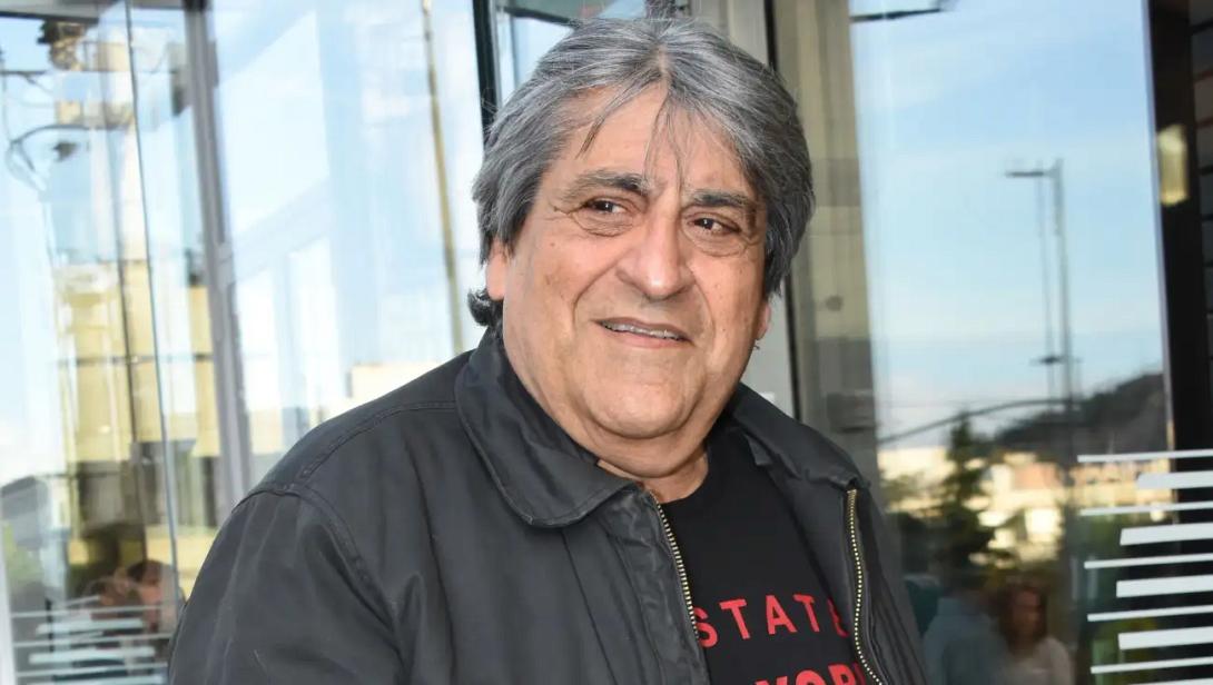 λεζες