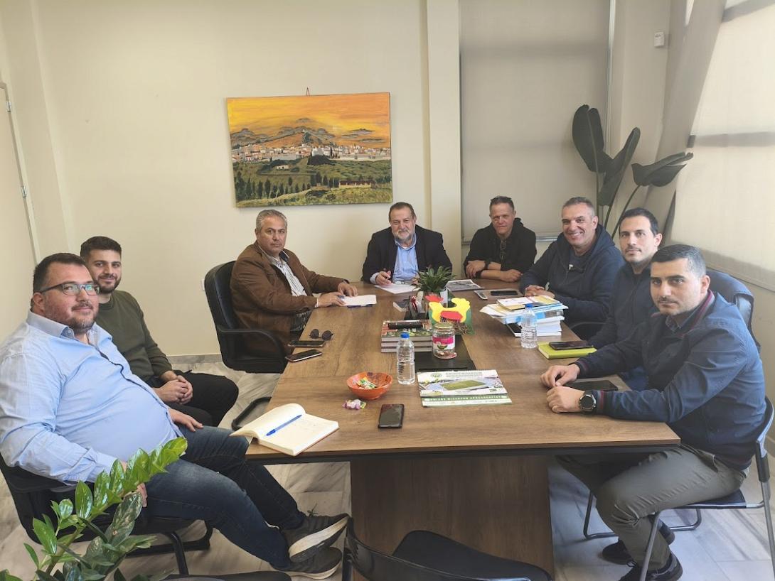 ΣΥΣΚΕΨΗ ΓΙΑ  ΔΡΟΜΟ ΣΤΟ ΑΡΚΑΛΟΧΩΡΙ