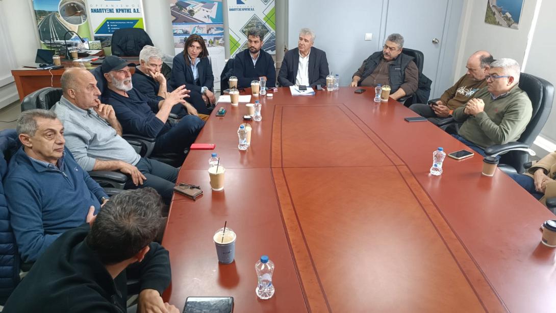 σύσκεψη φορέων για την «Ανακατασκευή του Κολυμβητηρίου Χανίων»