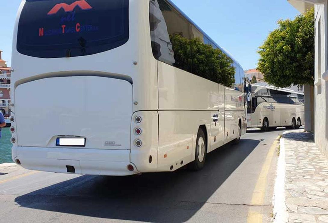 τουριστικό λεωφορείο 