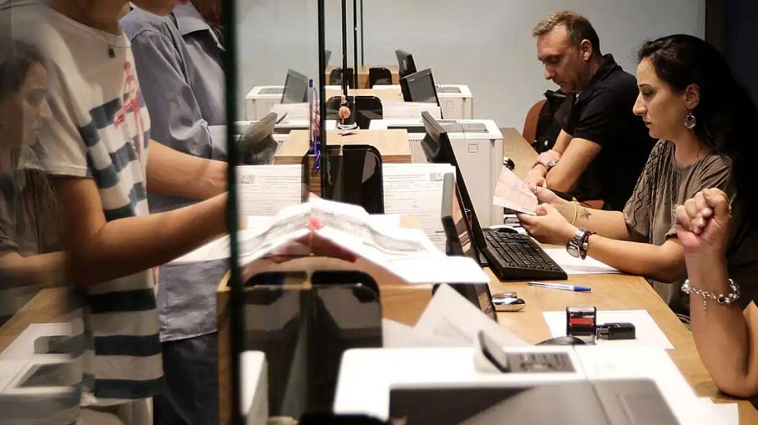 δημόσιοι υπάλληλοι 