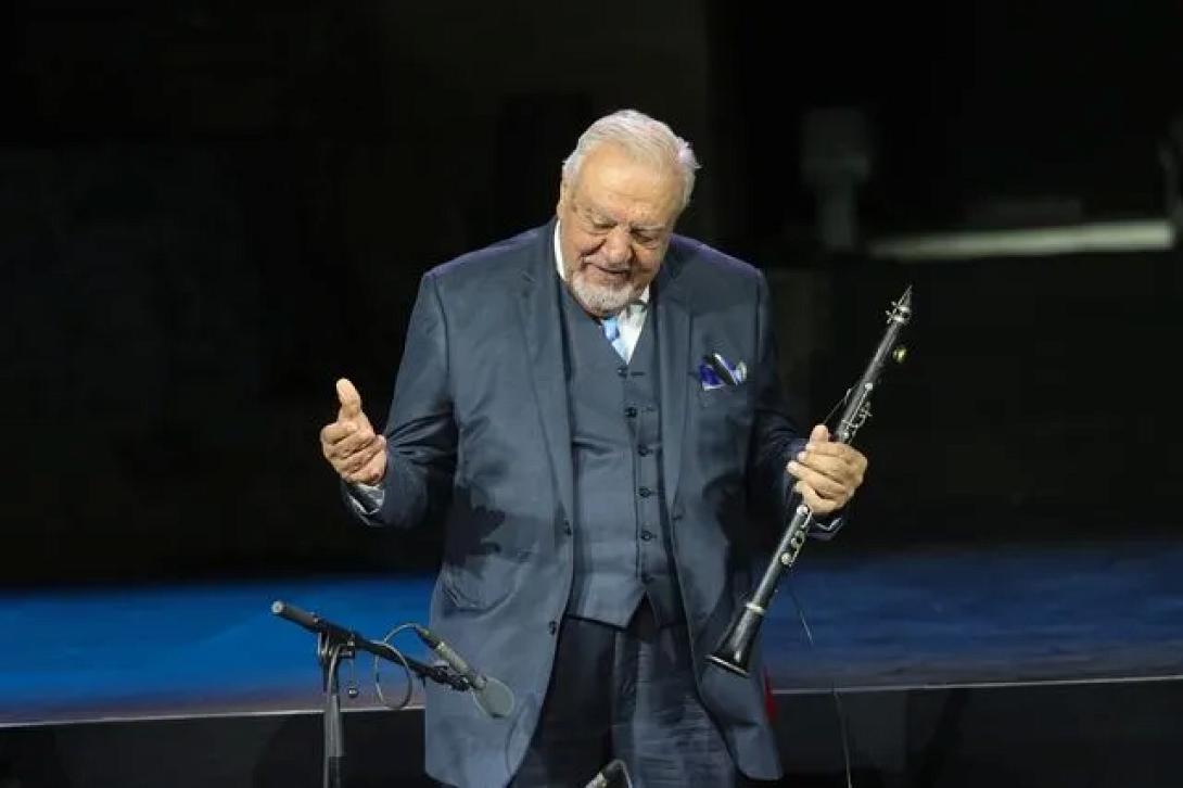 πετρολουκας χαλκιας