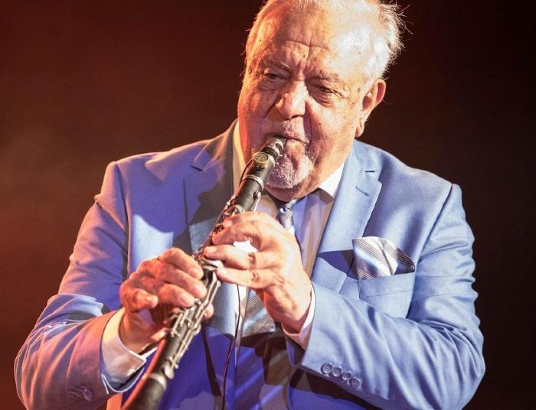 πετρολουκας χαλκιας