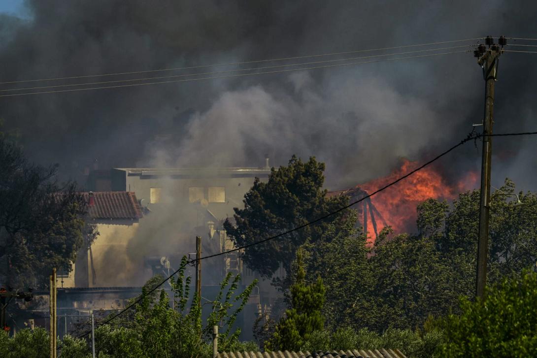 φωτιά στην Ραφήνα