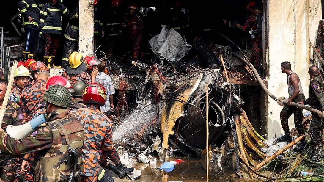 Μπαγκλαντές -  συντριβή αεροσκάφους 