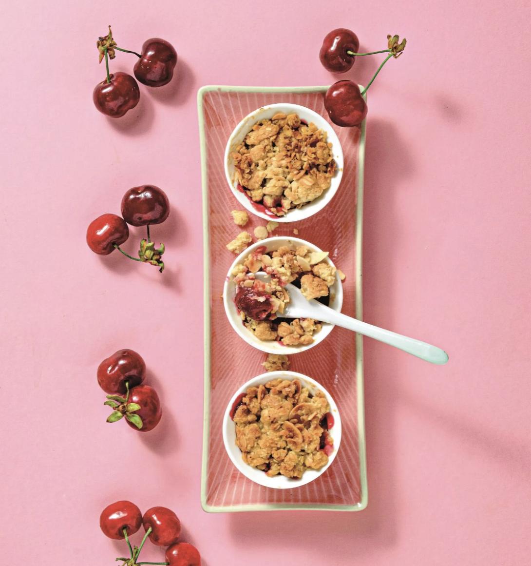 κεράσια, κραμπλ, γλυκό