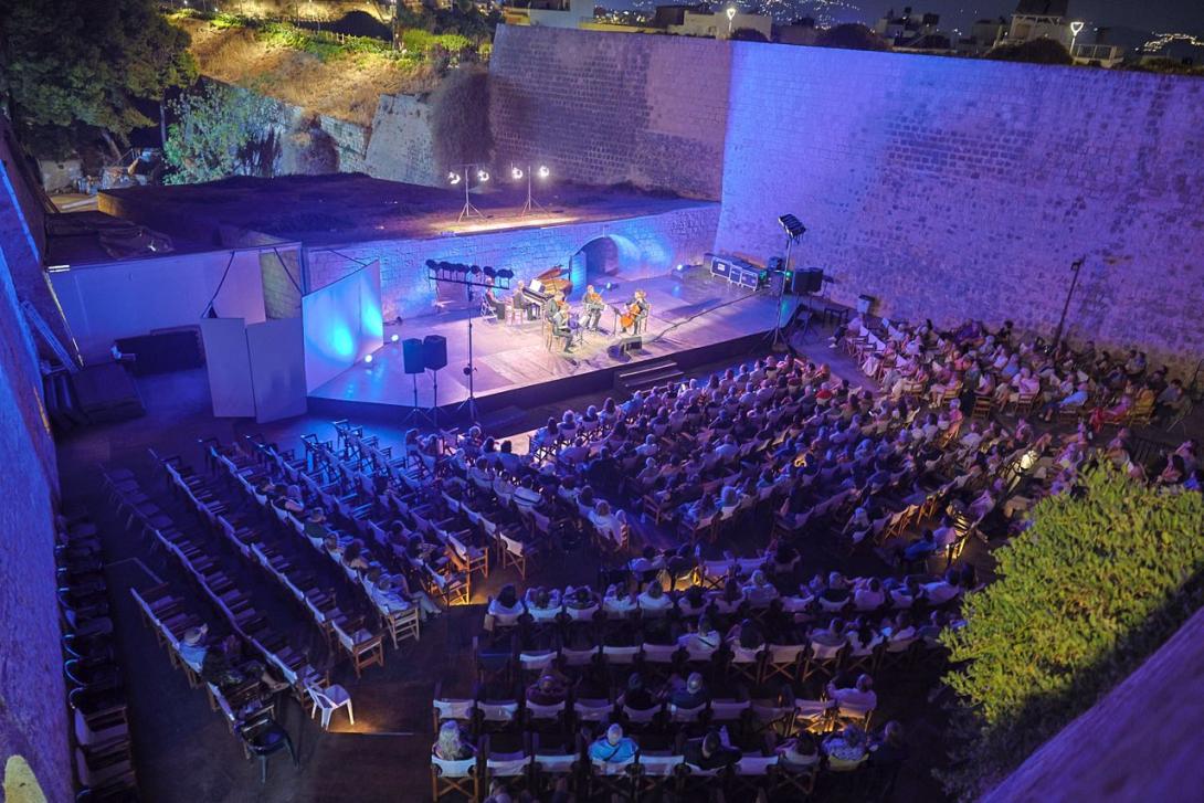 κηποθεατρο μανος χατζηδακης